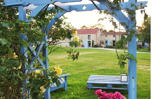 La Gaubretiere Cottage | Magnificent Gite de charme 15 p, near Puy du Fou with heated swimming pool