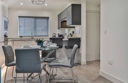 Sheffield House | Magnificent, renovated whole house with garden