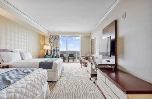 Sunny Isles Beach Hotel | Magnificent Studio in Luxe Beachfront Resort