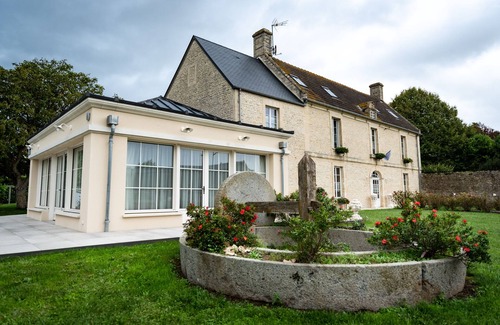 Meuvaines Apartment | Magnificent studio with garden views