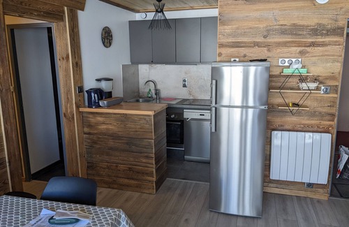 Le Corbier Apartment | MAGNIFICENT VIEW OF THE SLOPES, Departure and return skis at the foot of the resort center