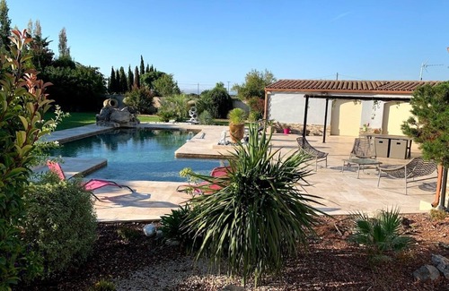 Montbazin Villa | Magnificent villa with large swimming pool near the sea