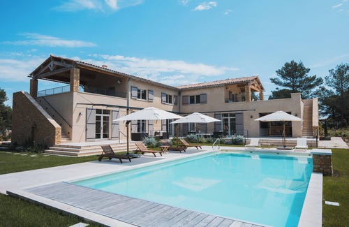 Menerbes House | Magnificent villa with swimming pool in Ménerbes, Picasso's adopted village.