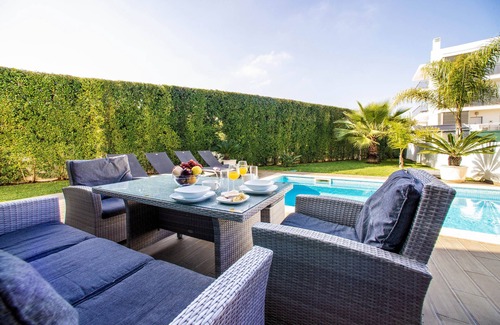 Correeira House | Magnificient 3 Bed Room Villa Private Heated Pool (on request) Albufeira Center
