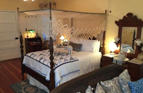 Natchez Bed & Breakfast | Magnolia Cottage Bed and Breakfast