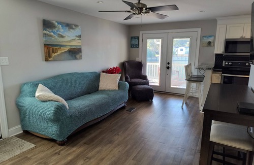 Myrtle Beach House | Magnolia Lake. Ocean Lakes, pet friendly, Golf cart included. 2 blocks to beach.