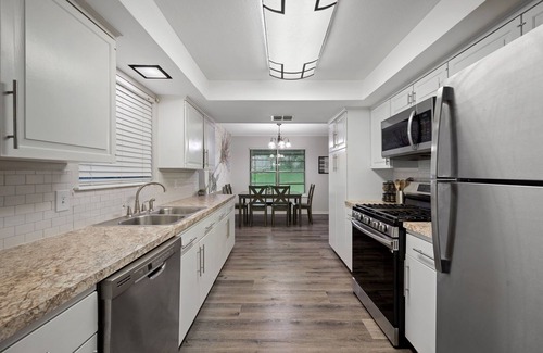 Coronado Hills House | Magnolia Music House: Ideal for Families and Large Groups with Game Room + Outdoor Fun