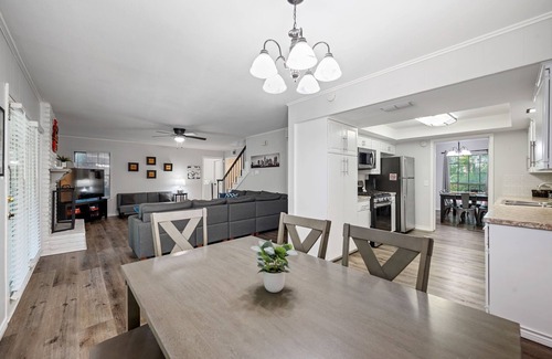 Coronado Hills House | Magnolia Music House: Ideal for Families and Large Groups with Game Room + Outdoor Fun