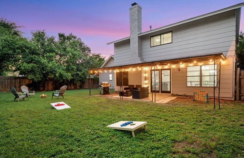 Coronado Hills House | Magnolia Music House: Ideal for Families and Large Groups with Game Room + Outdoor Fun