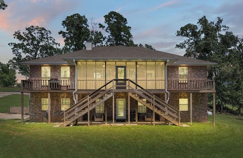 Negreet House | Magnolia Place by Toledo Town and Tackle on Lanan Bay