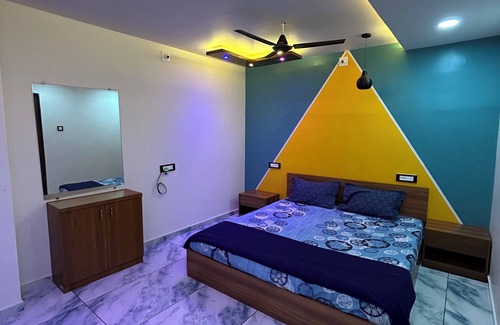 Rajpipla Hotel | Mahadev Home Stay