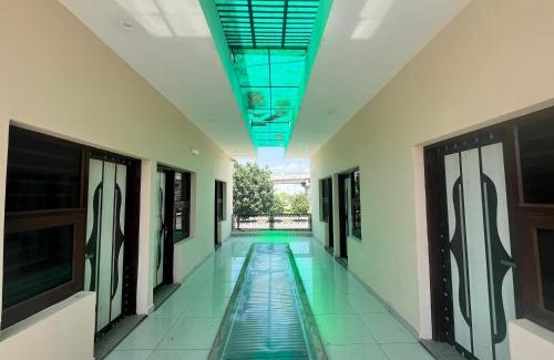 Chandigarh Hotel | Mahadev Hotel ! Near Chandigarh Int'l Airport !