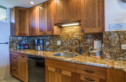 Historic Lahaina Front Street Condo | Mahana 1117 - Direct Oceanfront - Special Rates!
