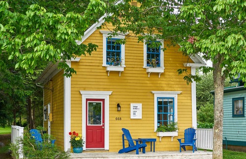 Mahone Bay House | Mahone Bay's great place to stay, read our reviews