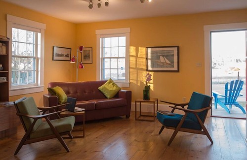 Mahone Bay House | Mahone Bay's great place to stay, read our reviews