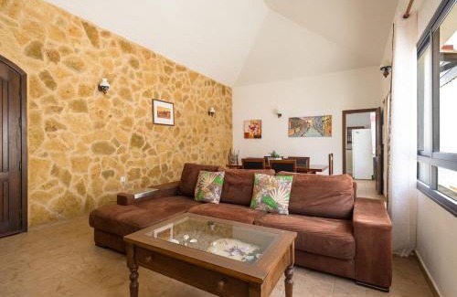 Tetir House | Mahostly Casa de la Roseta B