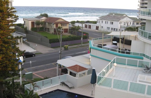Main Beach Apartment | Main Beach Pde, Main Beach - Perfect holiday location