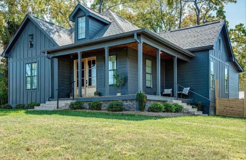 Dickson House | *Main&Broad* Elegant 4 bedroom Downtown w/parking