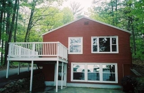 Limerick Cottage | Maine Lakefront Cottage Rental with Sandy Beach