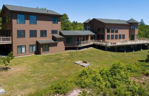 Robbinston Cabin | MAINE - Magnificent Luxury Lodge Set On 561 Acres with Water Activities
