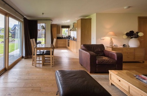 Kenmore Apartment | Mains of Taymouth, Kenmore ~ 5* 1 The Gallops - Downstairs property - sleeps 4 guests in 2 bedrooms