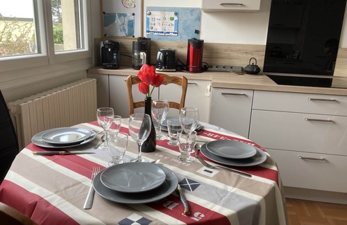 Dieppe House | Maison Avec Grand Jardin Clos Exposé Sud, à 5 min du Centre Ville!