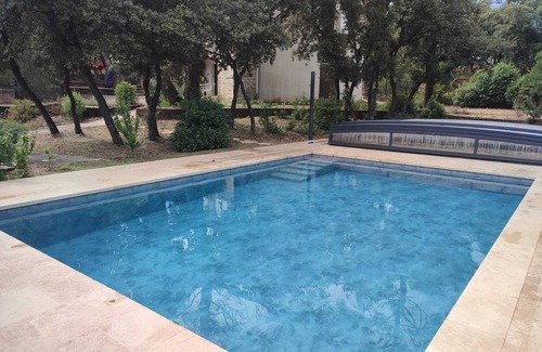 Uchaux House | Maison Avec Piscine Chauffée et Grand Parc Clôturé