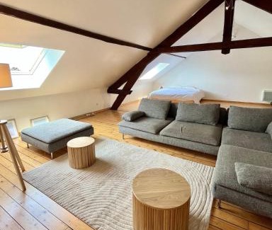 Le Mesnil-sur-Oger House | Maison Blanc de blanc - Guest Room in a Family Home