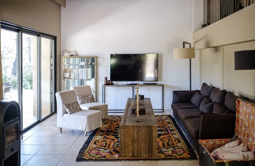 Pernes-les-Fontaines Villa | MAISON CAPUCINE - LUXURY VILLA + HEATED POOL + CONCIERGE SERVICE