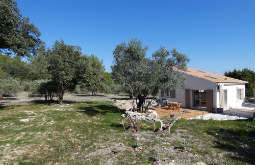 Serignan-du-Comtat House | Maison Chaleureuse au Pied du Massif D'uchaux