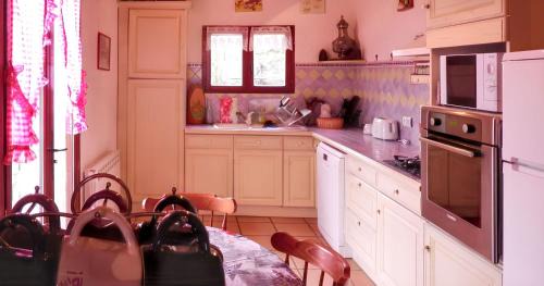 Coucouron House | Maison charmante à Coucouron, vue montagne, cheminée