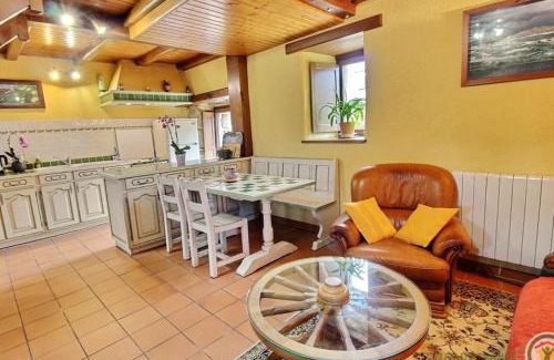 Tredrez-Locquemeau House | Maison charmante à Trédrez-Locquémeau avec jardin et terrasse