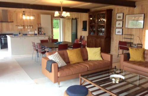 Abjat-sur-Bandiat House | Maison charmante a Abjat sur Bandiat avec piscine partagee