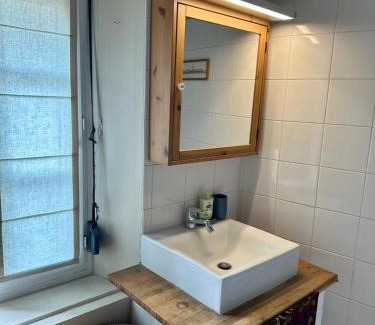 Crepy-en-Valois House | Maison cosy pour 2 à Crépy, véranda et jardin