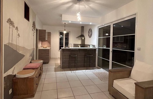 Sainte-Eulalie-en-Born House | Maison de maître 5 bedrooms Swimming pool, jacuzzi