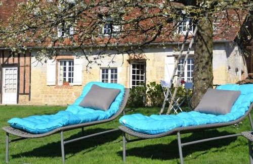 Saint-Jean-de-Livet House | Maison d'Hôtes la Bihorée