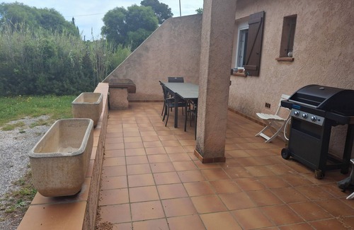Giens House | Maison de 100 m2 Entièrement Rénovée à 15 Minutes des Plages