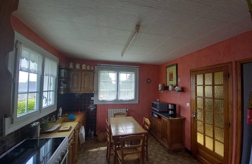 Plougras House | Maison de Campagne Près D'un Bourg!