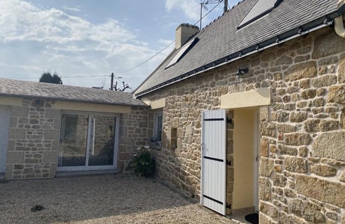Erdeven House | Maison de Charme à Erdeven, Proche Plages et Sentiers, 3 Pièces, 4 Pers, Cour Privée - FR-1-397-38