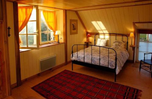 Beaumont-Village House | Maison de charme à Beaumont-Village avec piscine privéea