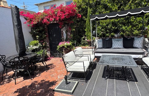 Belmont Shore House | "MAISON DE FLEURS" BELMONT SHORE - GUEST FAVORITE - PRIVATE YARD - GARAGE - A/C