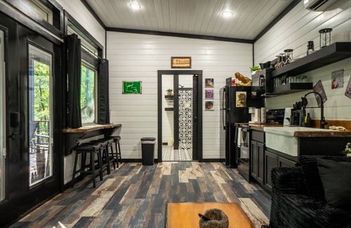 Board Camp House | Maison De Tete’ Dure