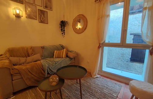 La Roquebrussanne Apartment | Maison de Village Cosy 1 à 4 Personnes