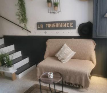 Roquemaure Apartment | Maison de village 5 vacanciers chez Néné et Bibi