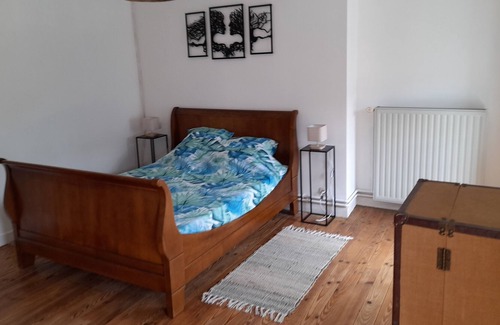 Montpinchon House | Maison en Pierre Entre Terre et mer
