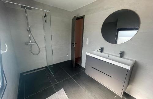 Widensolen House | Maison et Appartement séparé de 300m