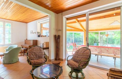 Parentis-en-Born House | Maison familiale, 15 pers., jardin privé, proche centre et lac, à 25 min de l'océan - FR-1-319-472
