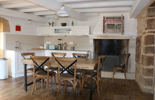 La Capelle-et-Masmolene House | Maison de Charme au Cœur dun Vieux Village