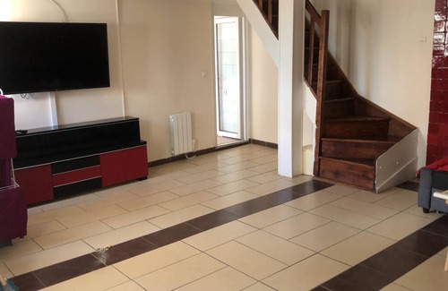 Stains House | Maison Idéale Ouvriers