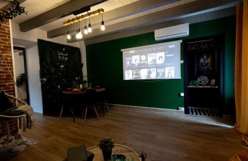 Montbrison House | MAISON "Jungle House" 90 m2 BILLARD, RÉTROPROJECTEUR, BAR À JEUX , VINYLE, WIFI FIBRE, idéal PRO & FAMILLE à Montbrison